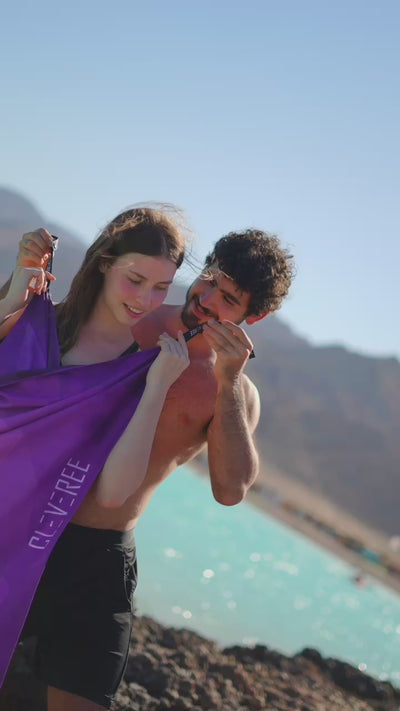 CLEVEREE microfiber towel set in use at the beach